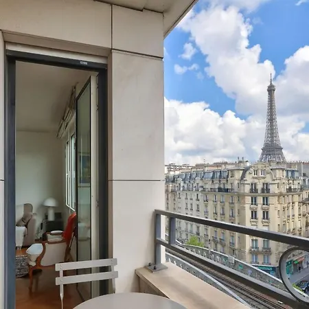 1br Flat With Balcony View Of The Eiffel Tower * パリ