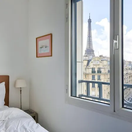 1br Flat With Balcony View Of The Eiffel Tower * Paris
