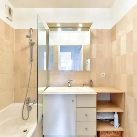 1br Flat With Balcony View Of The Eiffel Tower *