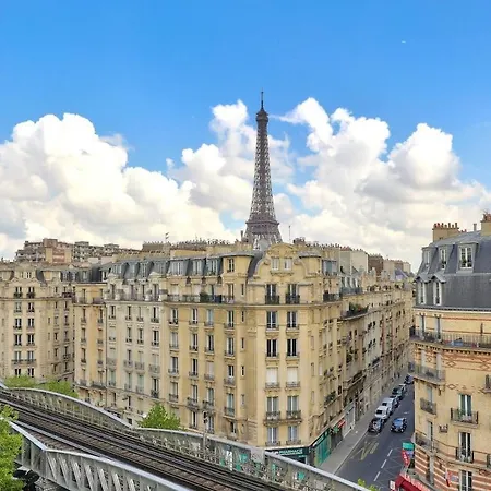 1br Flat With Balcony View Of The Eiffel Tower Lägenhet